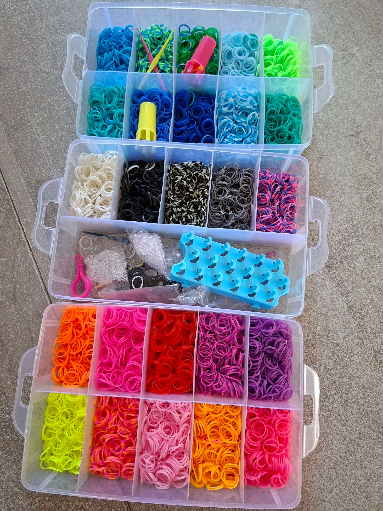 Kit Loom Bands XXL + 3 boîtes de rangement + métiers + accessoires + élastiques multicolores